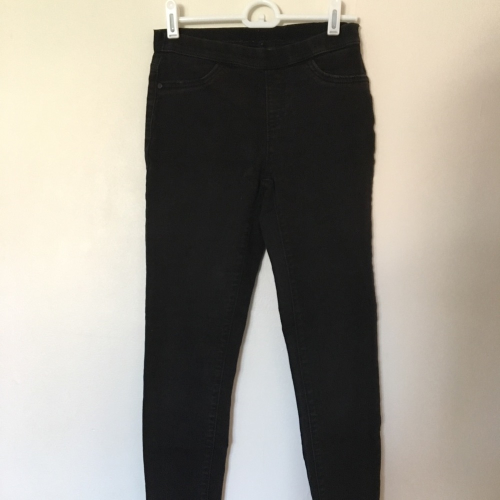 Black skinny jeans